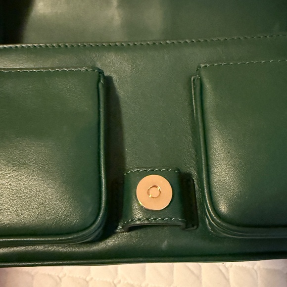 Michael Kors Colby Medium Shoulder Bag in Bosco (Green) - Picture 9 of 11